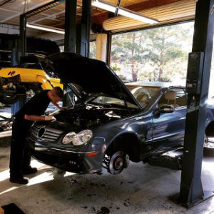 Mercedes Services | L & M Automotive Service Center